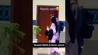 Shoaib Malik with sana javed at multan airport 😍 #psl9 #psl #pakistan #youtubeshorts #shortsfeed