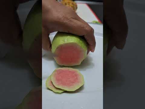 Slicing fresh pink guava trick 😍 #viral #shortsfeed #asmr