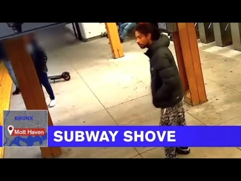 #VideoFootage of a man getting pushed on the tracks #NYC #Subway #crime_news #Reaction #MentalHealth