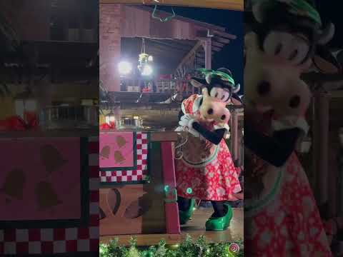 Clarabelle the cow and friends in Disney World Mickey’s Once Upon a Time Christmas Parade #Shorts