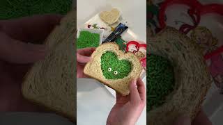 Make A Grinch Sandwich! #grinch #thegrinch #holidayfun #holidaydiy #christmas #holidayfood #xmas