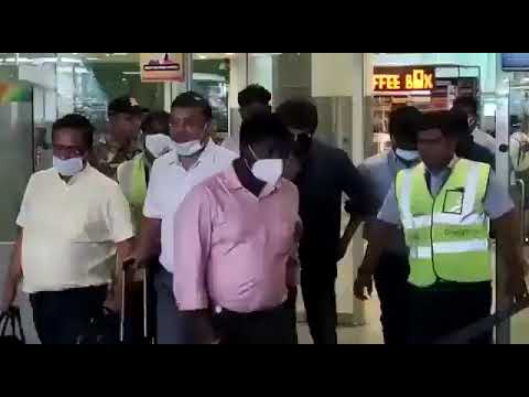 Thalapathy Vijay in Hyderabad Airport #thalapathyvijay #varisu #varisuupdate