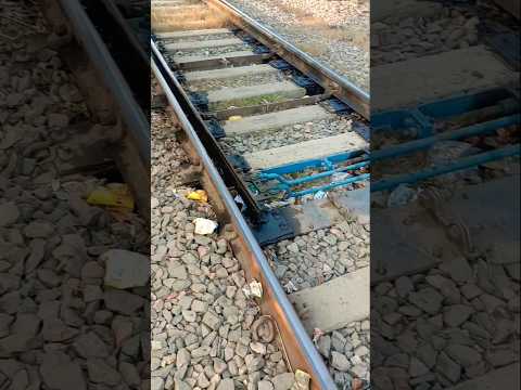 भारतीय रेल की Automatic Crossing Line मशीन। #uniquetrainengines #indianrailways #trending#viralvideo