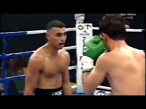 'Prince' Naseem Hamed taunts and dances around Jose Badillo