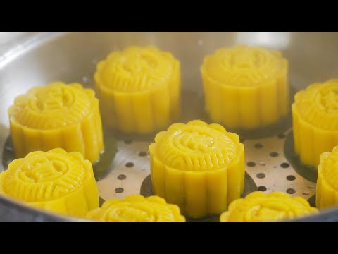 低糖少油简单易做的金瓜香兰椰丝米月饼（全素）💛 Easy Pumpkin Rice Mooncakes with Pandan Sweet Coconut Filling (Vegan)