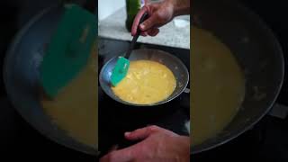 I made the PERFECT FLUFFY scrambled eggs 🍳 [Viral Recipe] #shorts