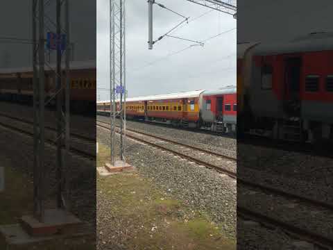 22564-Udhna Jaynagar Antyoday Express Cross Nandurbar Passenger Train At Acceleration Speed #shorts