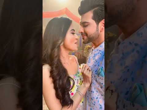 karan kundra and tejasswi prakash kissing reels#shorts #karankundra #tejaswiprakash #reels