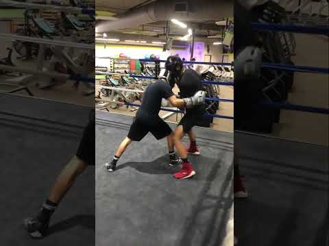 Heated sparring 🔥 #boxing #boxeo #sports #youtubeshorts #follow #fight #sparring #boxer #foryou