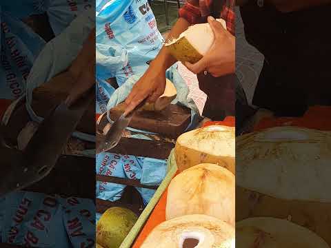 Coconut street food October 06,2024 #shorts #short #streetfoodaroundtheworld #viralvideo