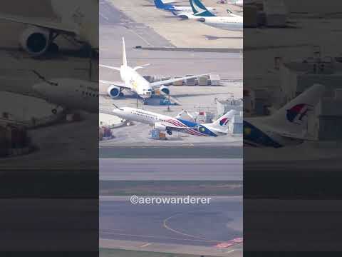 MALAYSIA AIRLINES B737-800 takeoff at Hong Kong Airport #shorts #aviation #plane #b737 #takeoff