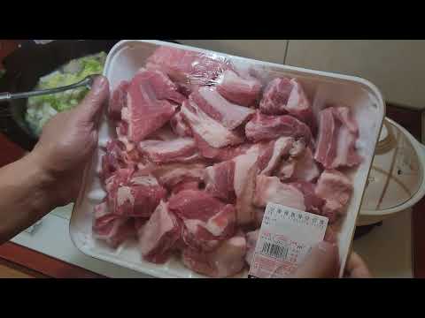 【生活新鮮事】周五的晚餐，好事多的酸菜白肉鍋跟梅菜扣肉，簡單的幸福，大大的滿足 20241115