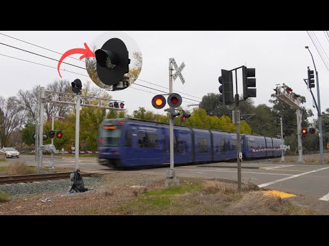 *New Beacon Signals Active* Birkmont Dr. Railroad Crossing | SacRT Light Rails, Folsom CA