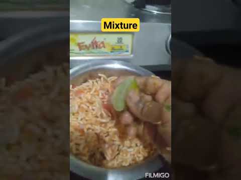 street style murri mixture#bajji#mixture #eveningsnacks #foodlover #shortsyoutube