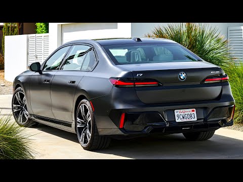 The 2023 BMW 7-Series (BMW i7 xDrive60) – Electric Luxury Large Sedan