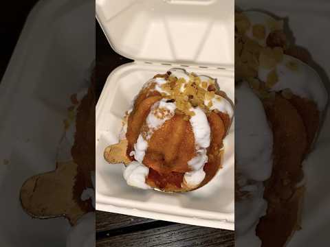 Honey Bun Bundt Cake from Ghost Town Bakery during Knotts Merry Farm #christmas #holiday #honey