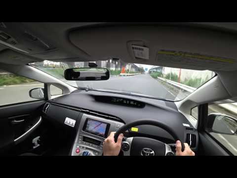 TOYOTA Prius POV Test Drive - Can't lower the driver's seat.