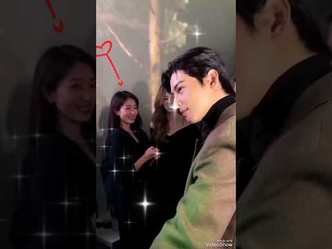 Park Shin Hye is fascinated by Cha Eun Woo #chaeunwoo #parkshinhye #shorts #short