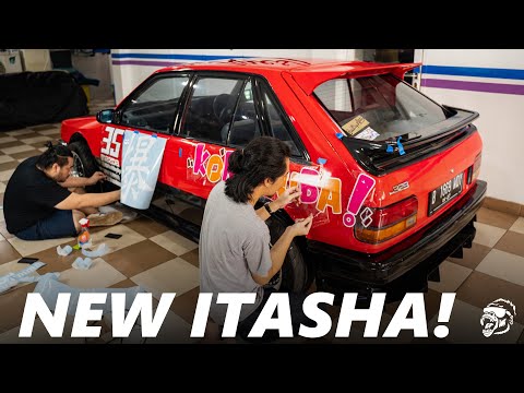 1985 MAZDA 323 BF: OUR MAZDA IS FINALLY A WEEB!! DIY ITASHA WRAP| 80's Car Ep. 11 #mazda #323