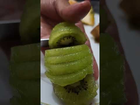 Fresh healthy kiwifruit hack #howto #1million #shortvideo