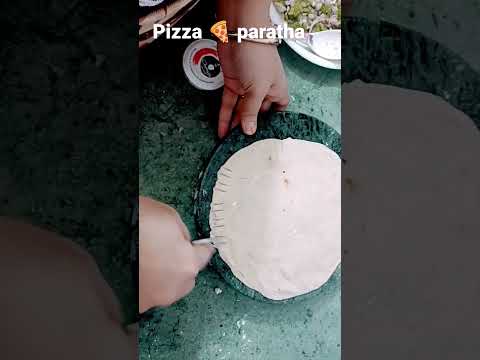 pizza paratha #shorts #pizza #pizzalover #paratharecipe #trending #yummy #nidhiskitchen #shots_video