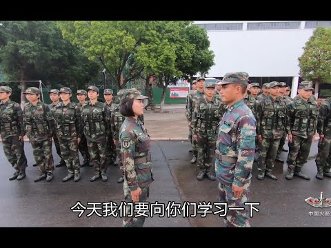 【新兵一班第九话】男兵女兵大比拼，训练苦累加开心