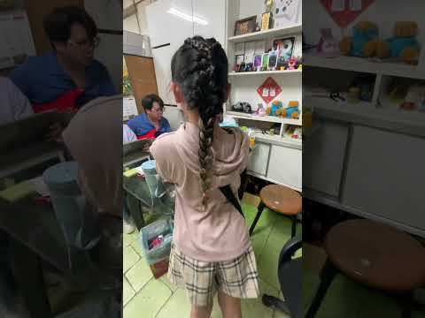 我幫妹妹綁的頭髮。玩具開箱一起玩玩具Sunny Yummy Kids TOYs