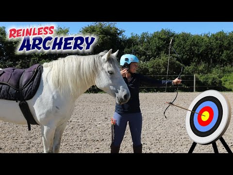 Horse Back ARCHERY - My first attempt Reinless!