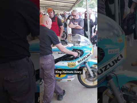 Barry Sheene's 1975 Suzuki RG500 XR14 - warm up