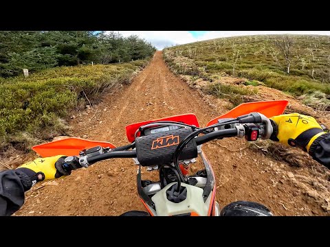 Riding Dirt Bikes At An Enduro GP Sprint Track // 150cc Vs 300cc