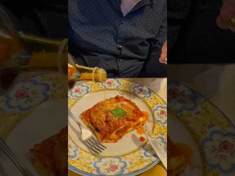 Having Lasagna in Tuscany Italy 🇮🇹 tiene que tener chile 🌶️