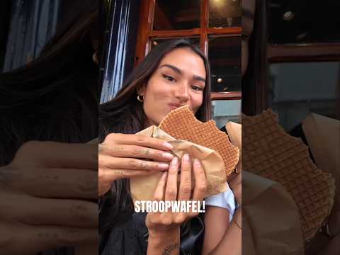 One of THE best Dutch snacks! “The Stroopwafel “ #dutchfood #stroopwafel #foodvlog