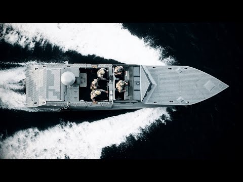 OUTREACH: Brave Warriors Drive Fast Boats | SEALSWCC.COM