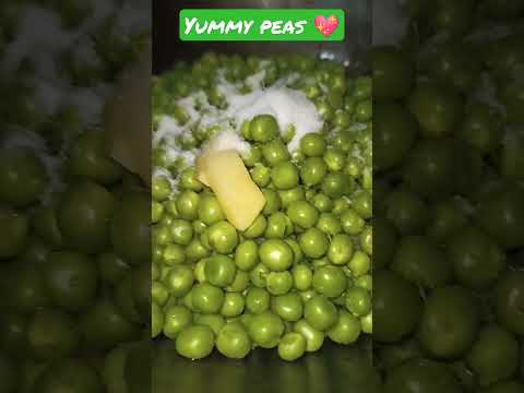 #shorts //Yummy green peas in winters 🥰🥰#newyoutubeshort #viralshorts