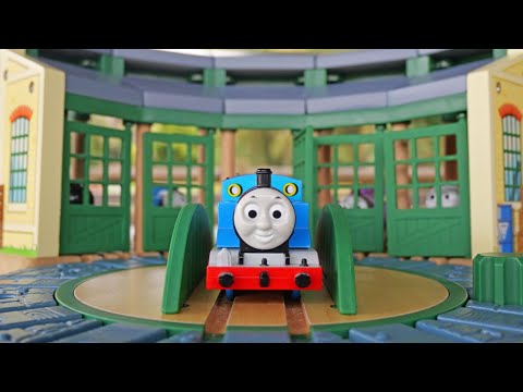 Thomas the Tank Engine Brio Course in Park ☆ Mini Thomas & Friends will be put on the carrier ♪