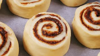 The best cinnamon rolls you will ever eat,  fluffy and easy to make