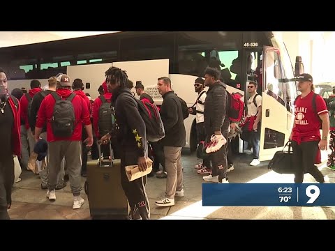 Miami of Ohio University arrives for the Snoop Dogg Arizona Bowl