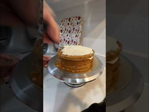 Carrot Cake #cakedecorating #cakevideos #cakedecoration #cakerecipe #cakerecipes #baking #bakingtips