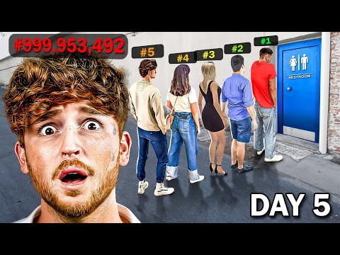 Waiting 5 DAYS In Bathroom Line Simulator.. (Roblox)