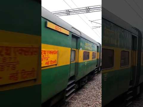 #Overtake 🔥🔥!!! Ranchi Garib Rath Express with Jallianwala Bagh Express #shorts #indian Railway