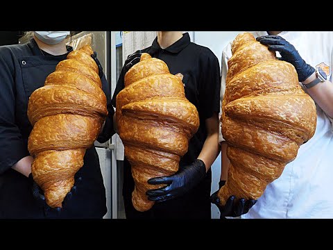 Amazing!! The biggest croissant in the world? Super size giant croissant / korean street food