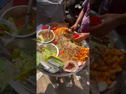 This Man Selling Mouth Watering Chana Chaat Masala #shorts #chanachaat #viral #mouthwatering