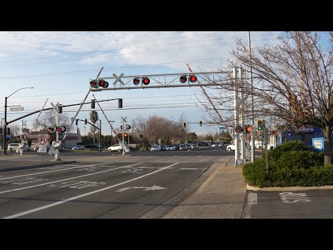 Zinfandel Dr. Railroad Crossing | SACRT Light Rail At Crossover Switch | Rancho Cordova CA