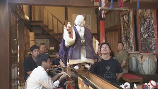 秋の高山祭での奉納に向けて　布袋台で｢からくり人形｣を操る稽古　岐阜・高山市