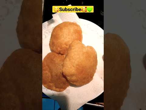 Poori/Alucurry😋😍 #shorts #preparation #viral  #viralvideo #trending #ytshorts #sowmikitchen123