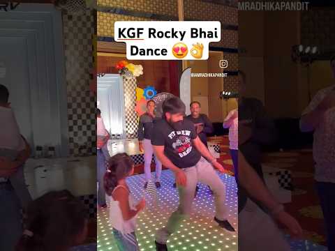 #KGF Yash hitting the #dance floor 😍👌 #shorts #short #kannada #telugushorts #yash