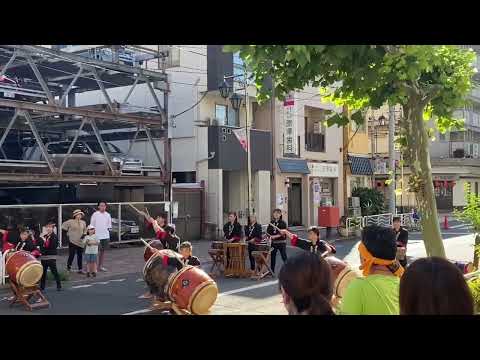 日本东京江东区牡丹町的夏日活动太鼓表演