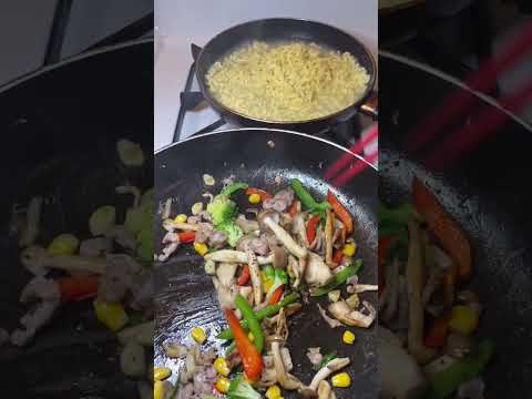 Late Night Ramen Story Stir Fried Noodles With Mushroom Veggies #shorts