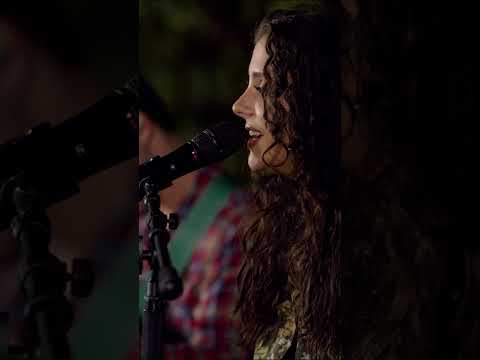 Lanie Gardner - Mountains And Miller (Bonfire Sessions) #singersongwriter #newmusic