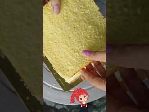 Lets crumb coat our cake 💫 #shorts #cakes #cakedecorating #dreamycakehouse #tutorial